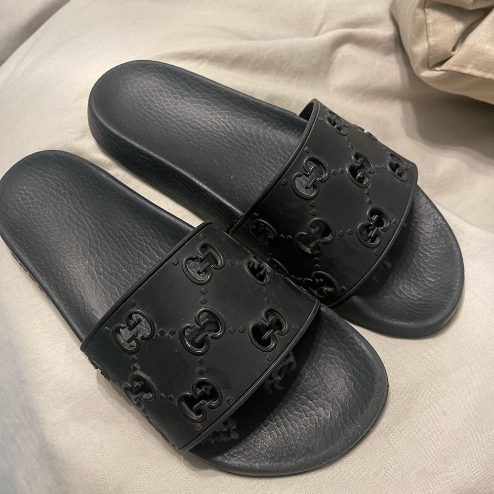 Authentic Gucci Slides size Mens 7/ Women’s 8.5